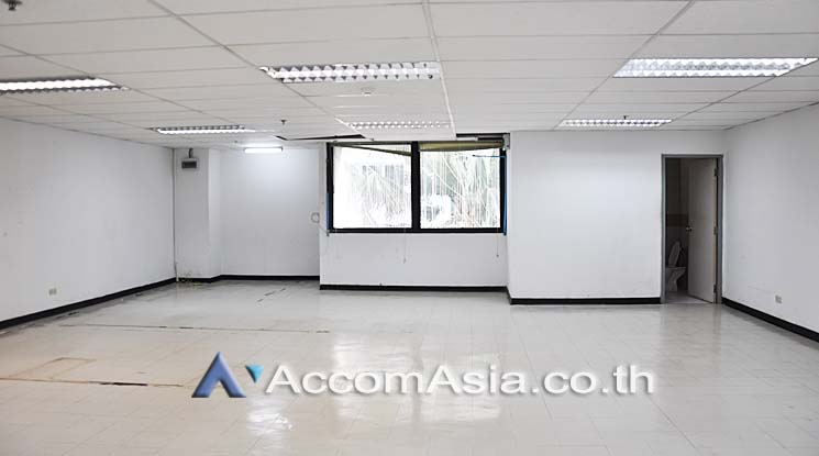  2  Office Space For Rent in Silom ,Bangkok BTS Saint Louis - BTS Surasak at S&B TOWER AA10480